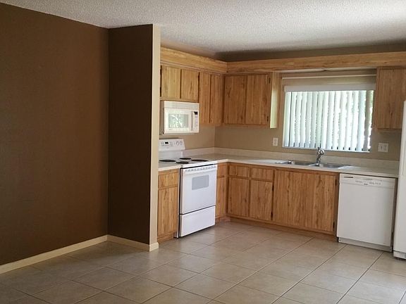Open kitchen (nice accent wall)