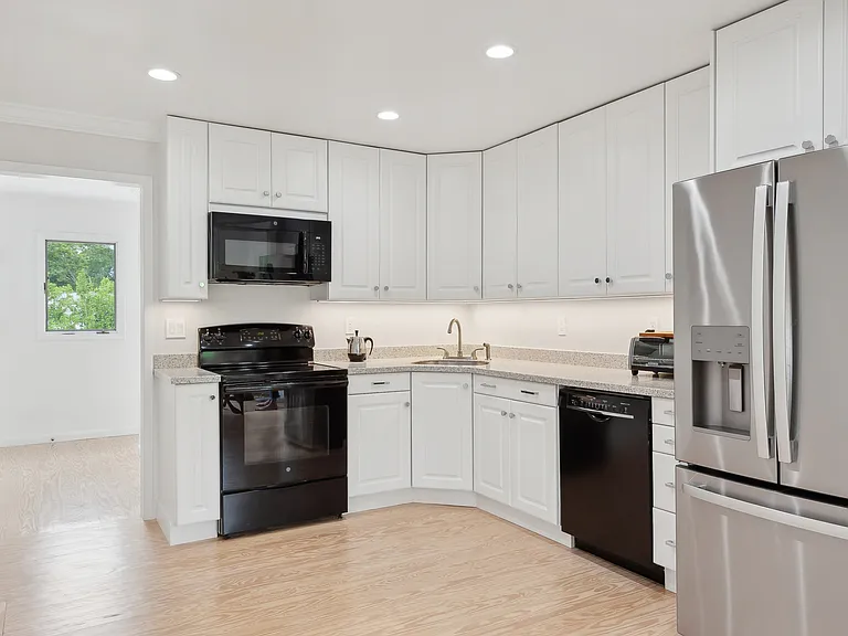 113 E Tiana Rd — Photo 8