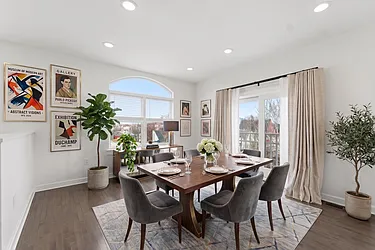 974 Summit Avenue, #406