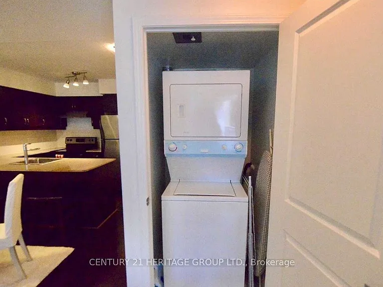 27 Rean Dr #306 — Photo 6
