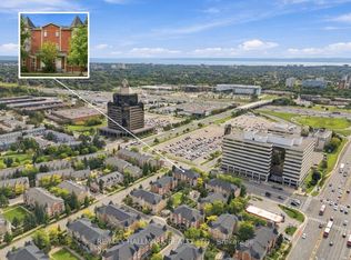 19 Rosebank Dr #1106, Toronto, ON M1B 5Z2