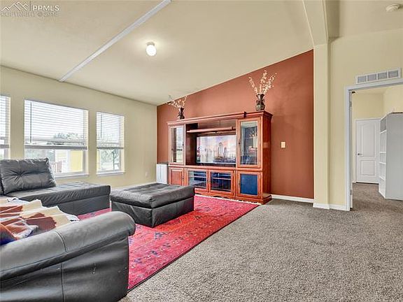 5th image of 11985 Tracy Ln