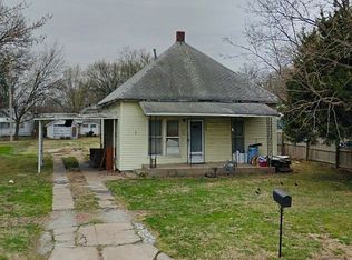 1007 W 9th St, Coffeyville, KS 67337