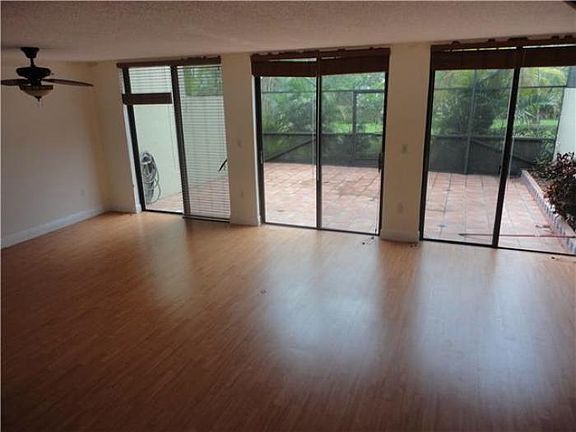 3rd image of 10079 Costa Del Sol Blvd
