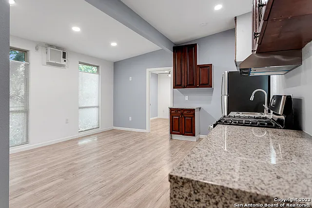 212 McLane St #C — Photo 6