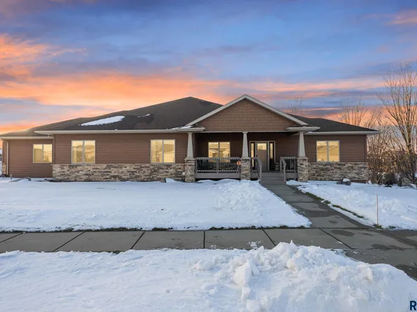 509 Hanna Trl, Crooks, SD 57020