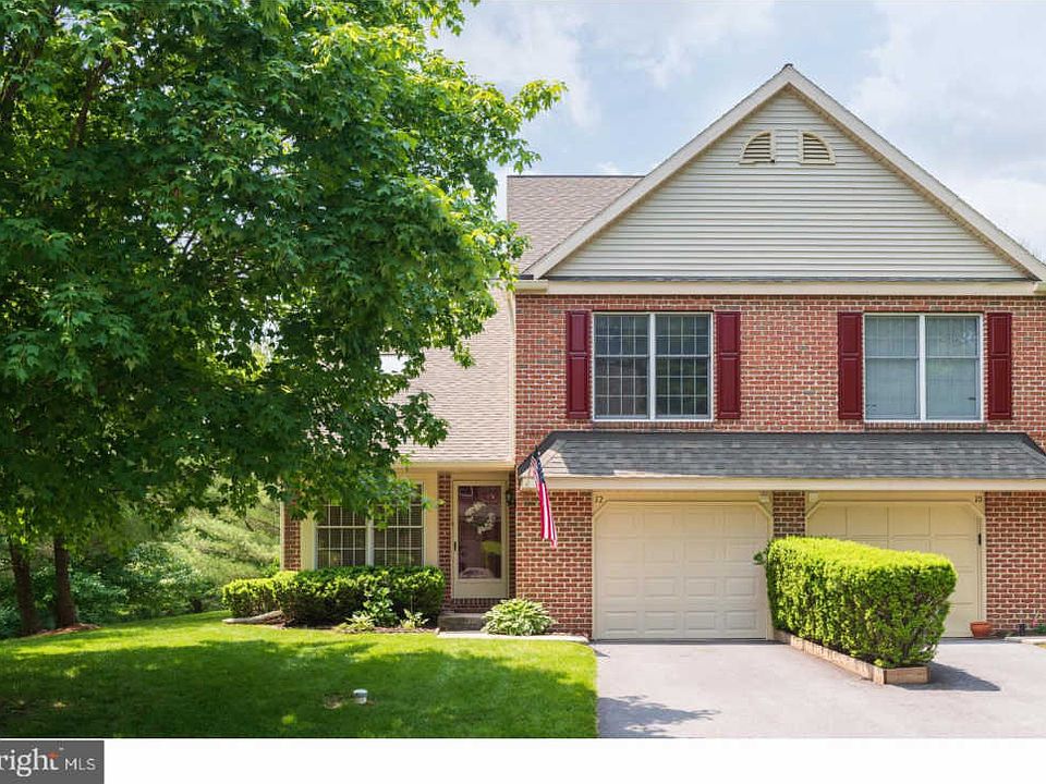 1st image of 12 Oak Leaf Ln