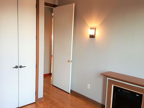 5th image of 246 Pacific St #49