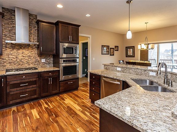3rd image of 555 Spyglass Ct