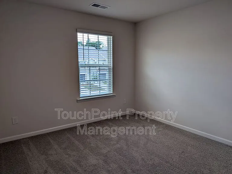 5132 Hyrule Dr — Photo 6
