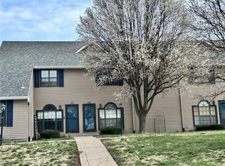 152 Stonebridge Ln, Smithville, MO 64089