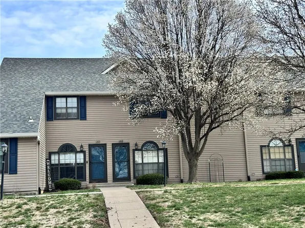 152 Stonebridge Ln, Smithville, MO 64089