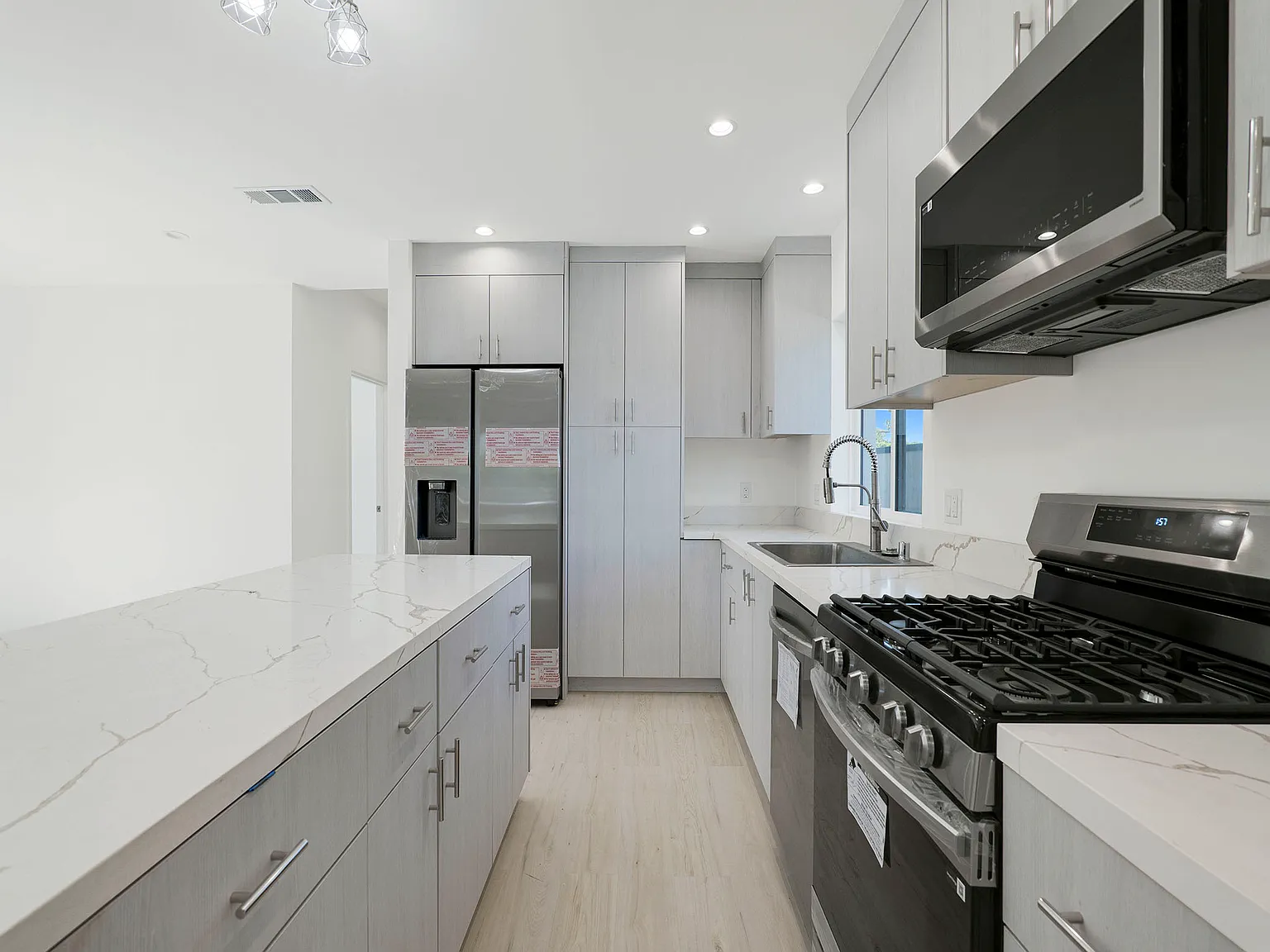 3 bed, 1200 sqft, $3,500 — Photo 4