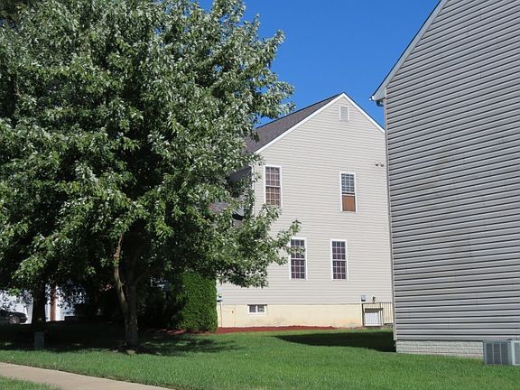 2nd image of 61 Country Manor Dr