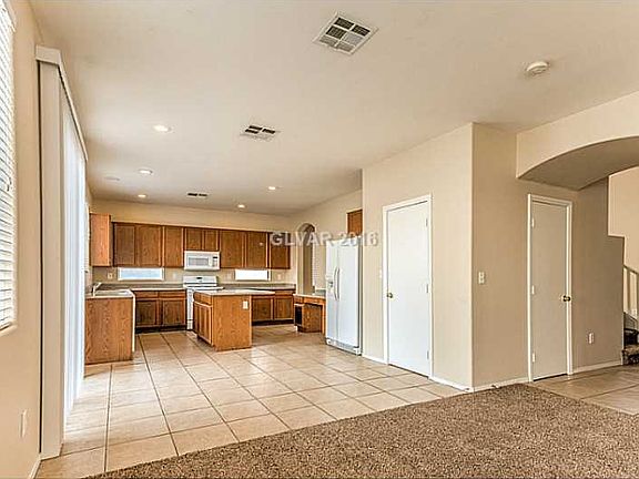 3rd image of 1102 Amber Falls Ln