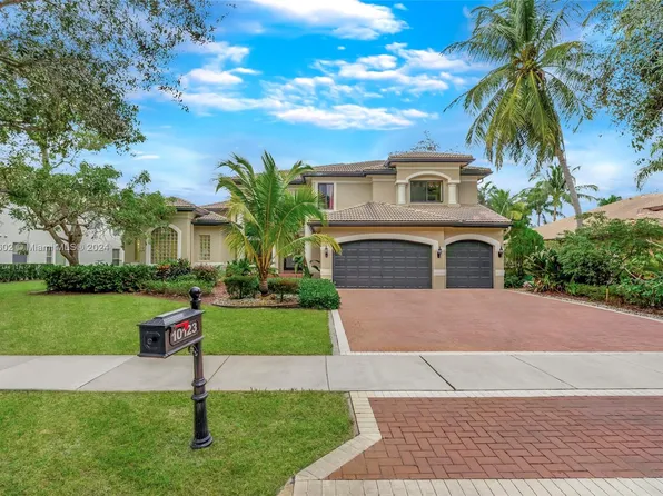 10123 S Lake Vista Cir, Davie, FL 33328