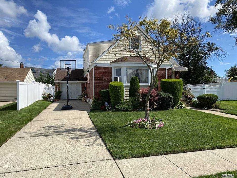 1st image of 115 King Ct