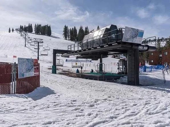 11723 Snowpeak Way, Truckee, CA 96161