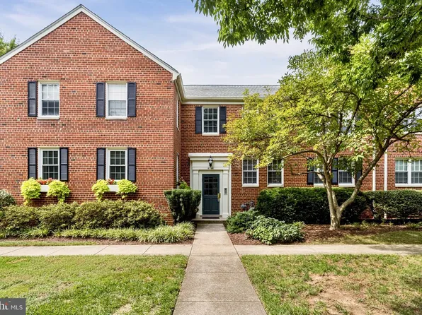 6706 W Wakefield Dr APT A2, Alexandria, VA 22307