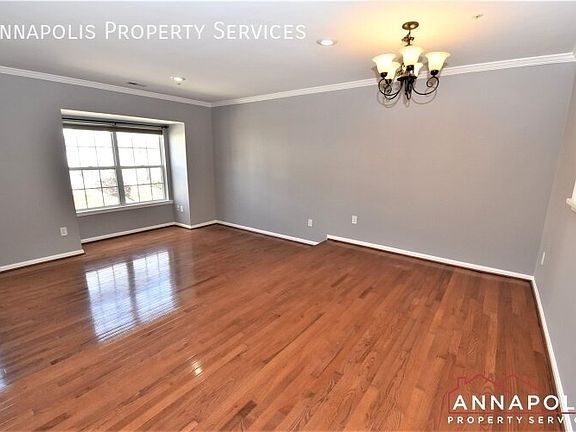 5th image of 109 Pinecove Ct
