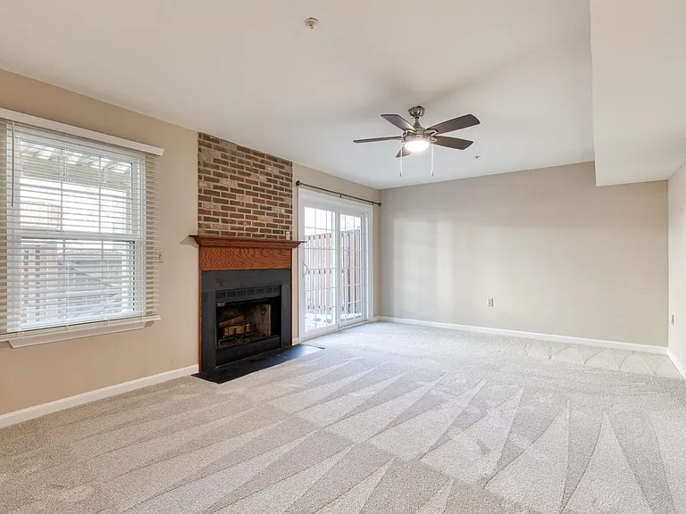 2502 Weston Ct — Photo 18