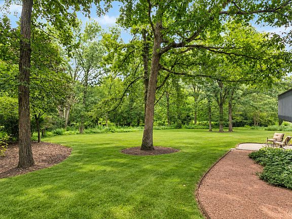3rd image of 14 Brierwoods Ln