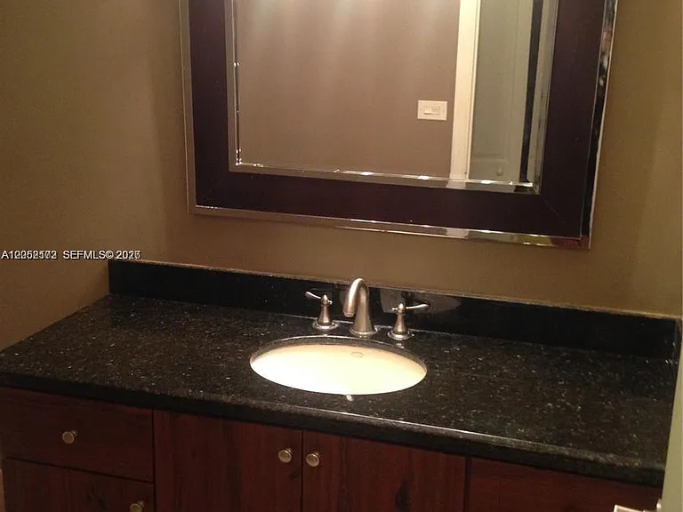 1800 Collins Ave #17A — Photo 9