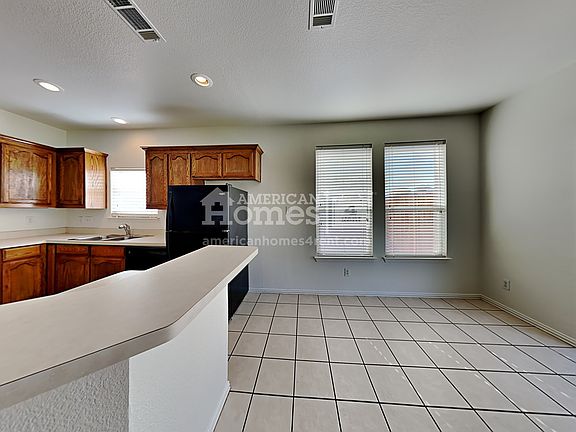 4th image of 11805 Cottontail Dr