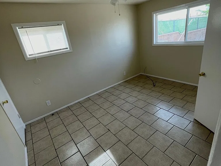5712 Decatur Way — Photo 11