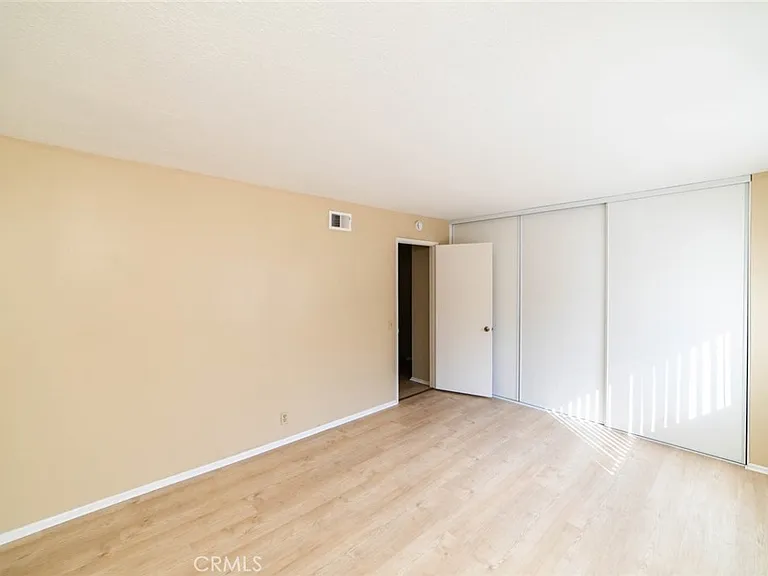 24 Elderglen — Photo 32
