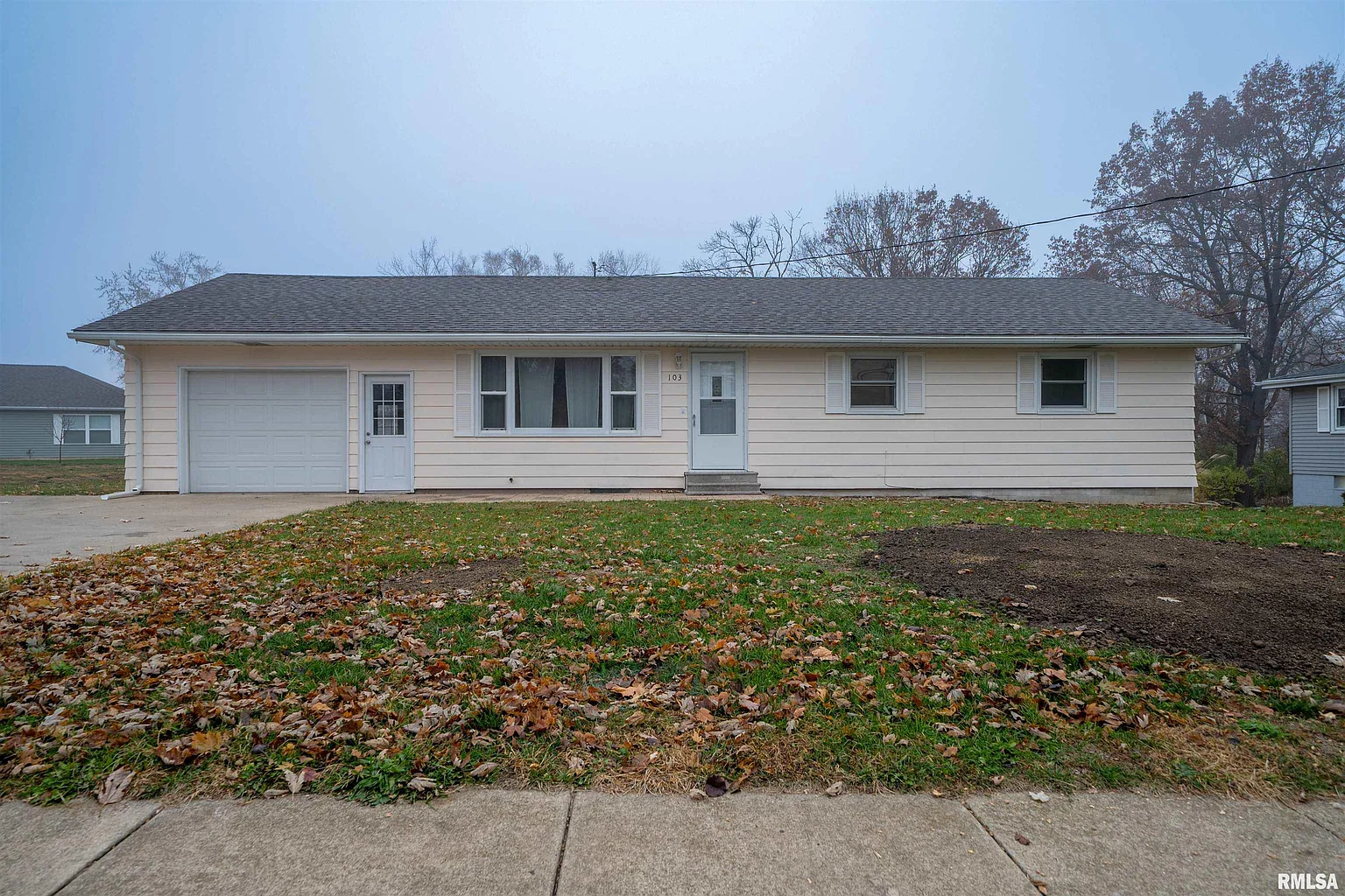 103 Mabee Ave photo 1