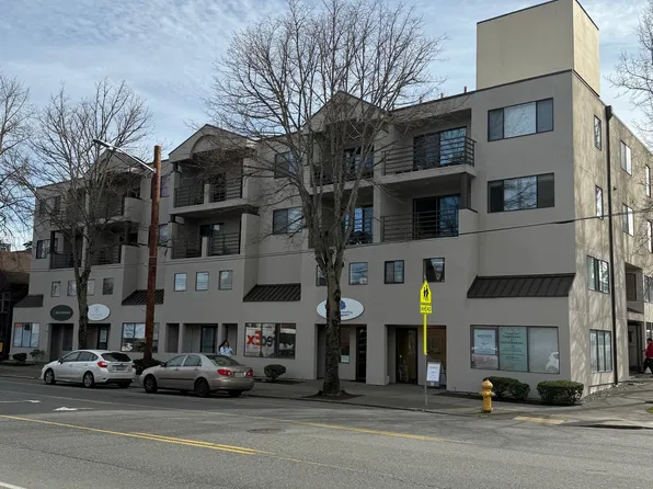3622 California Ave SW APT 307, Seattle, WA 98116