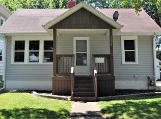 1220 11th St NW, Cedar Rapids, IA 52405