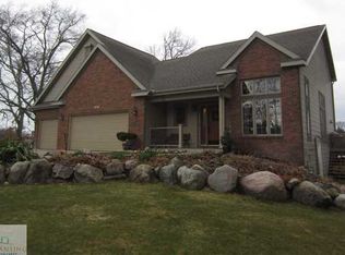 16548 Vinecrest Ct, Spring Lake, MI 49456