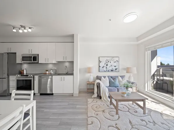 13978 Fraser Hwy #502, Surrey, BC V3T 0P2