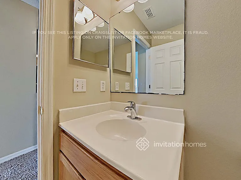 1225 Howland Blvd — Photo 16