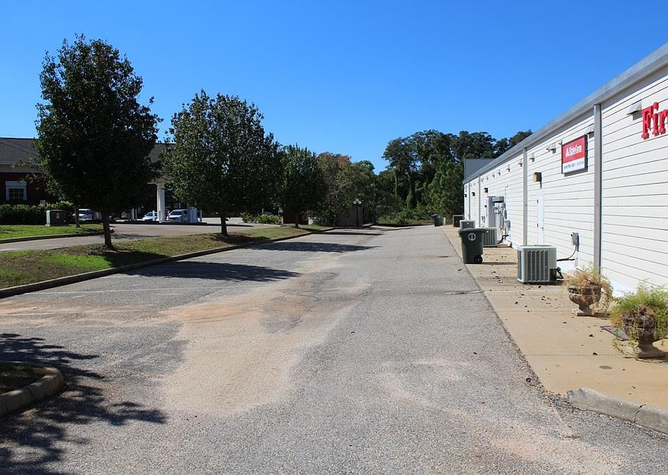 2nd image of 3 W Pointe Ct Ste A