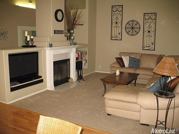 3rd image of 216 Wisteria Ct