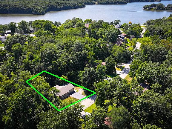 2nd image of 3123 Greenlake Dr