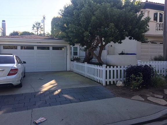 3rd image of 2912 N Poinsettia Ave