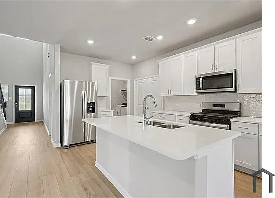 522 Dorothy Dr — Photo 1