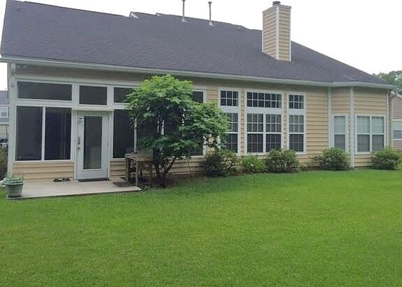 3rd image of 212 Summer Rain Ct