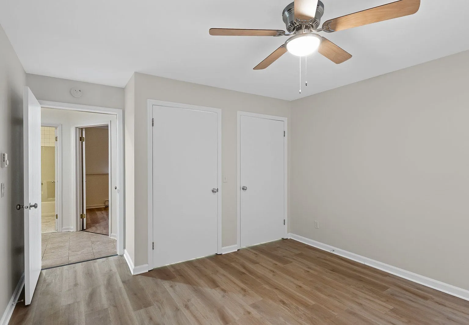 2 bed, 1.0 bath, 1100 sqft, $1,650 — Photo 3