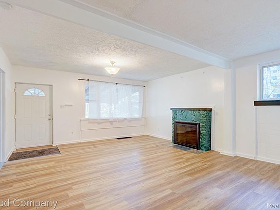 2nd image of 298 Oregon St