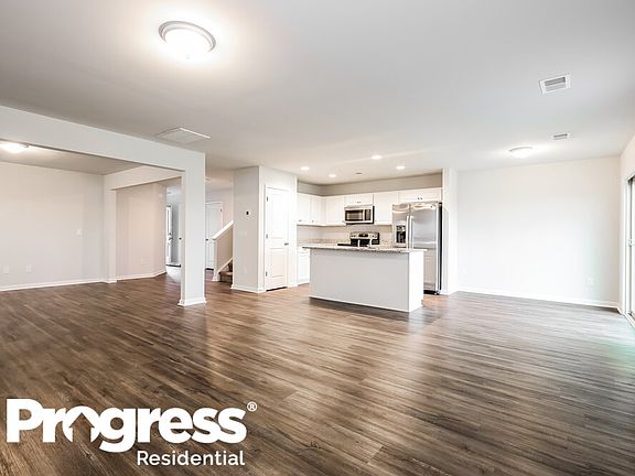 5th image of 429 Pollyanna Dr