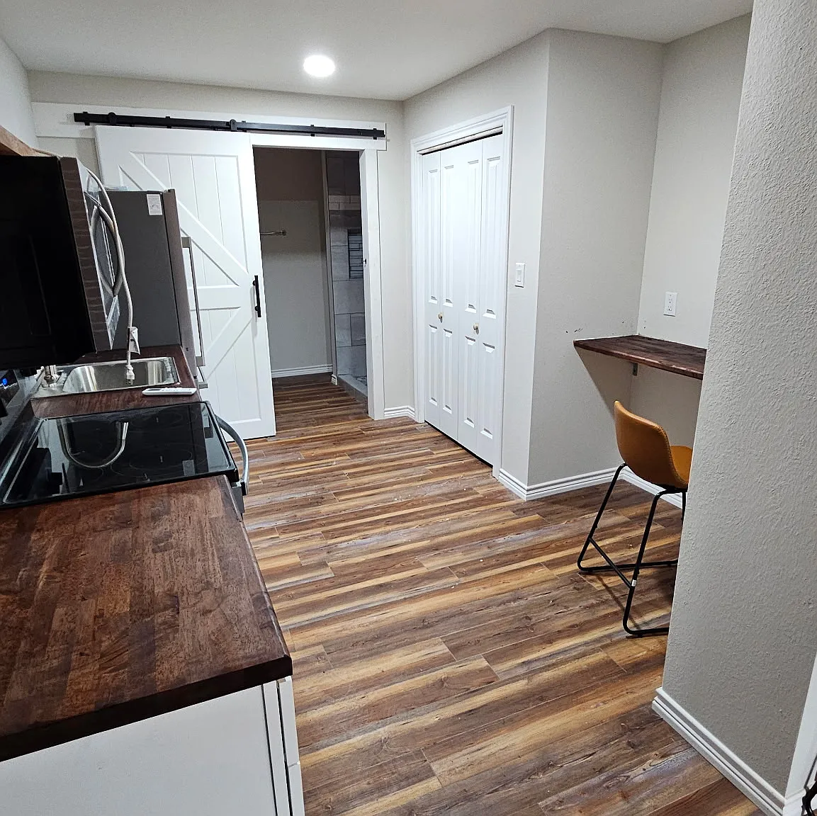 Studio, 450 sqft, $450 — Photo 2