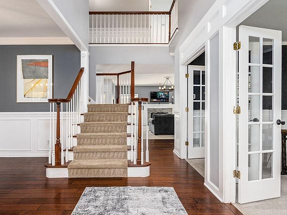 3rd image of 3411 Woodstone Dr