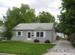 291 S 13th St, Wood River, IL 62095