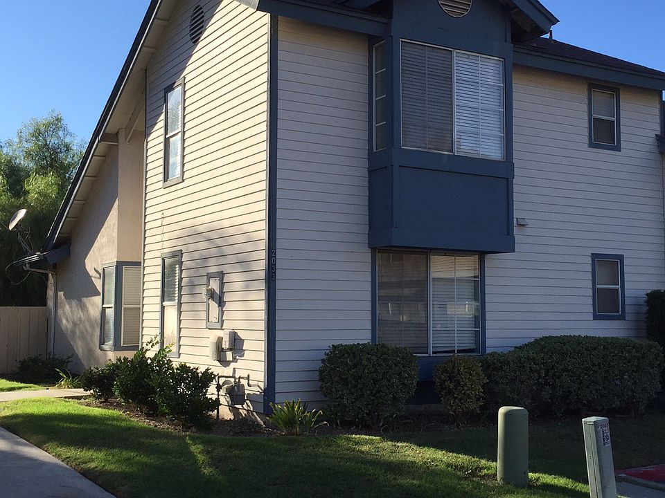 Front view of house 