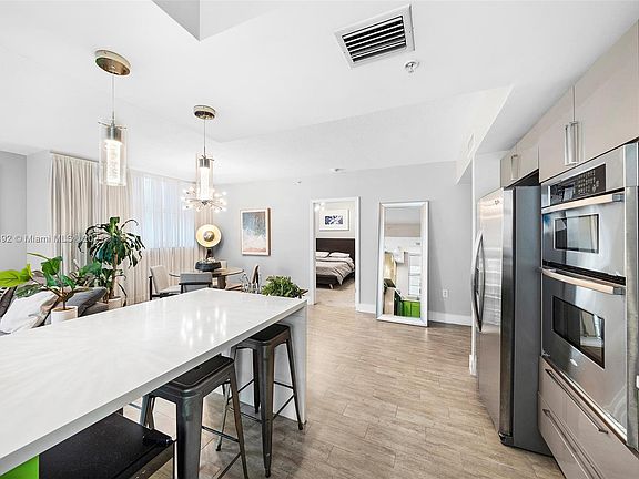 5th image of 1250 S Miami Ave #1015